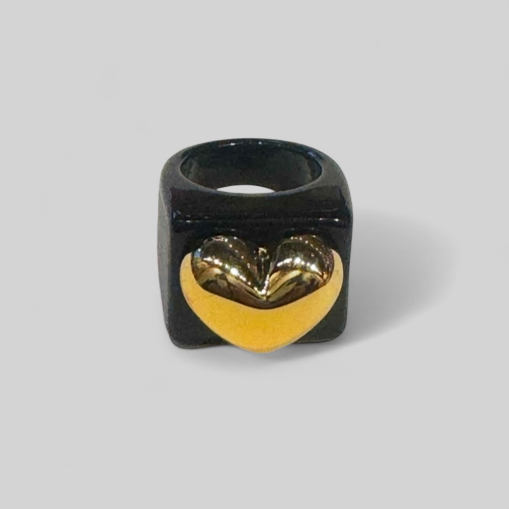 Chunky Statement Ring Black /Gold Heart Design - Picture 5 of 6